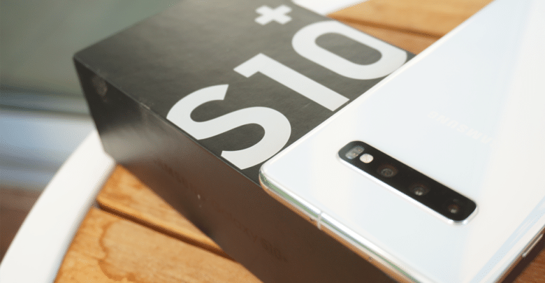 جهاز Galaxy S10 من سامسونج يتلقى تحديثات جديدة